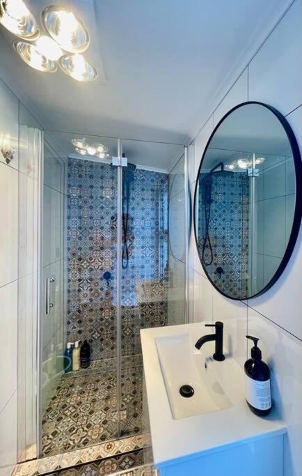 Lovely Brick Cottage With Amazing Water View Hobart Bagian luar foto