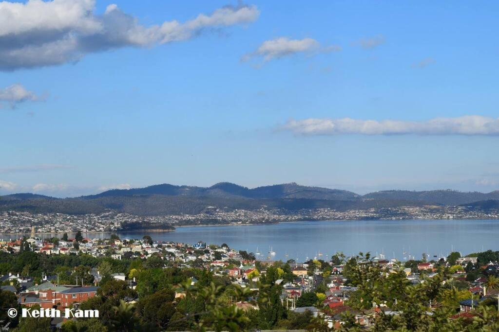 Lovely Brick Cottage With Amazing Water View Hobart Bagian luar foto